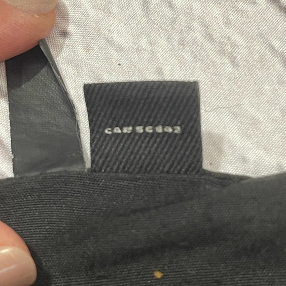 EXPRESS Black & Silver Sequin Clutch Wristlet Pre-Owned - Picture 7 of 7